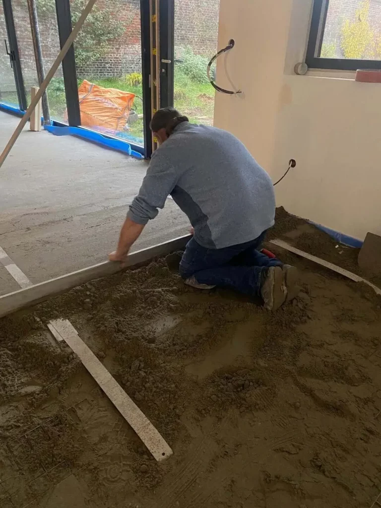 Savoir-faire de la chape fluide ou traditionnelle